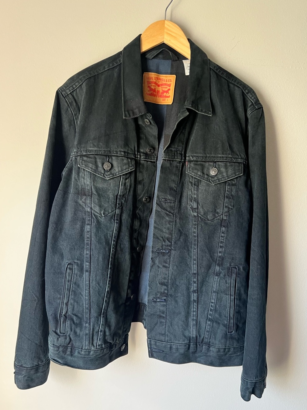 LEVI’S Trucker Jacket With Flannel Lining for Warmth Size L PRE-OWNED